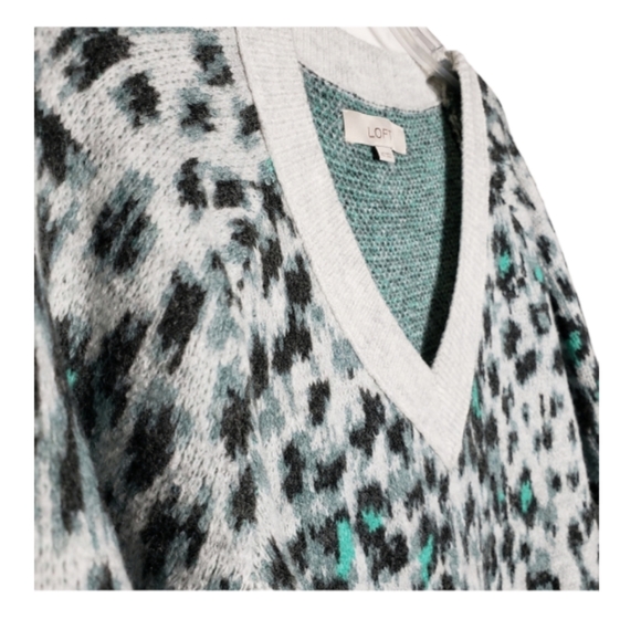 LOFT Leopard Print V-Neck Sweater - Size: XS - Picture 4 of 9